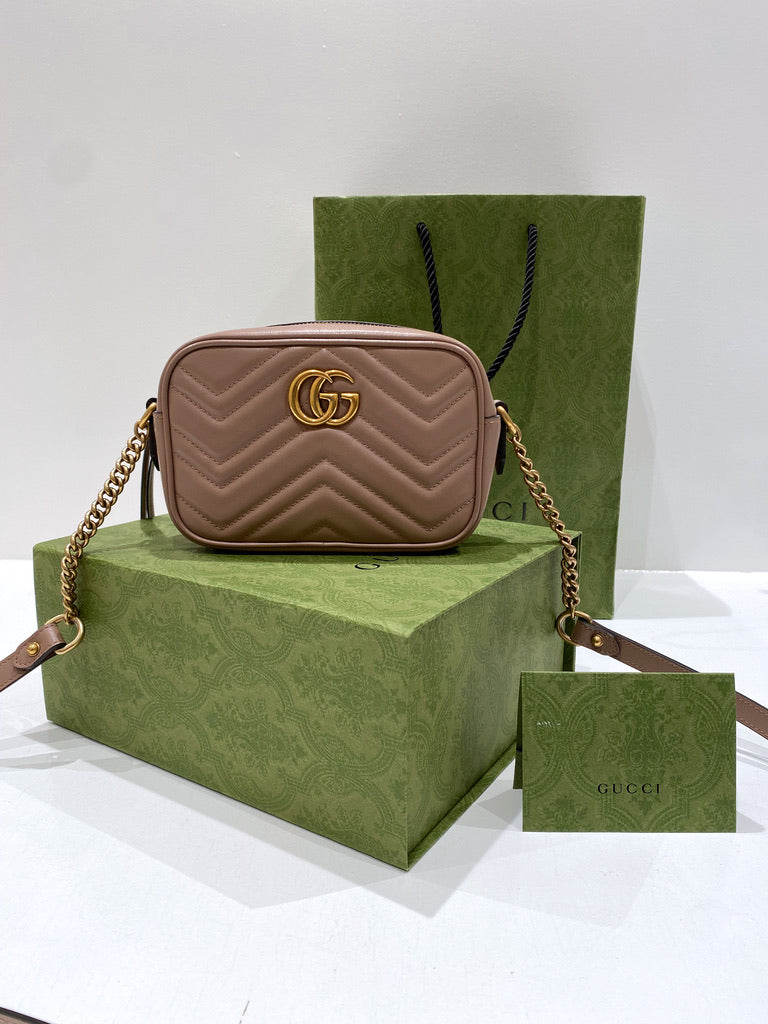 Gucci GG Marmont Mini Shoulder Bag - (Nypris 10.300 kr)