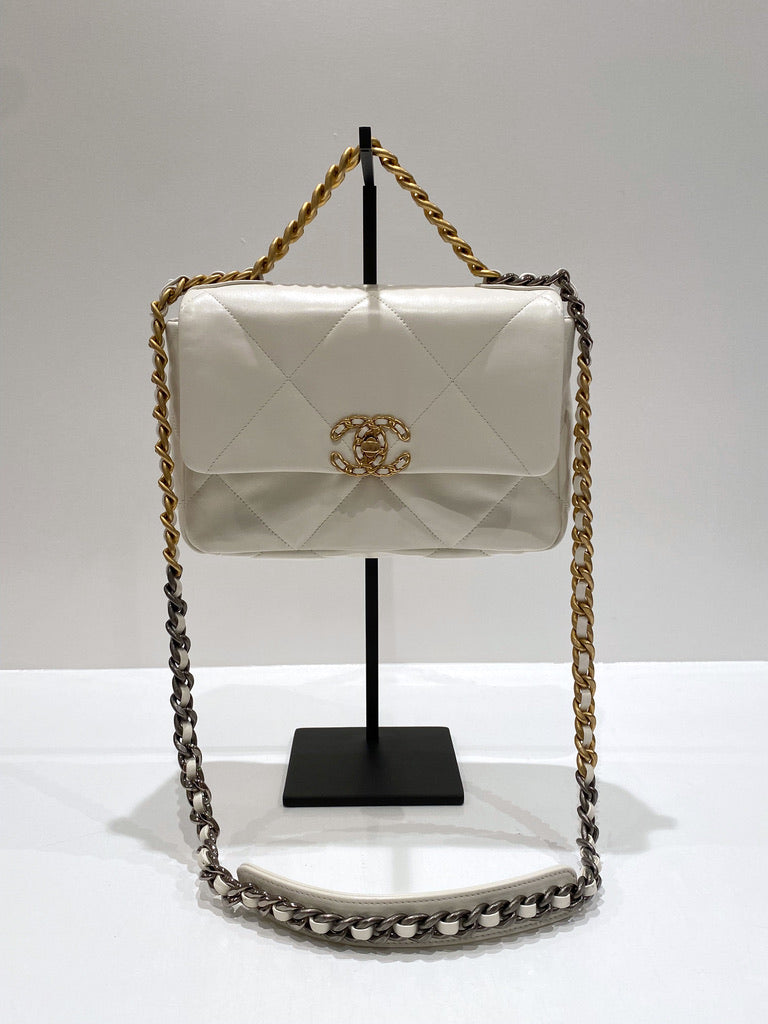 Chanel 19 Small Handbag/Crossbody  - (Nypris 50.850 kr)