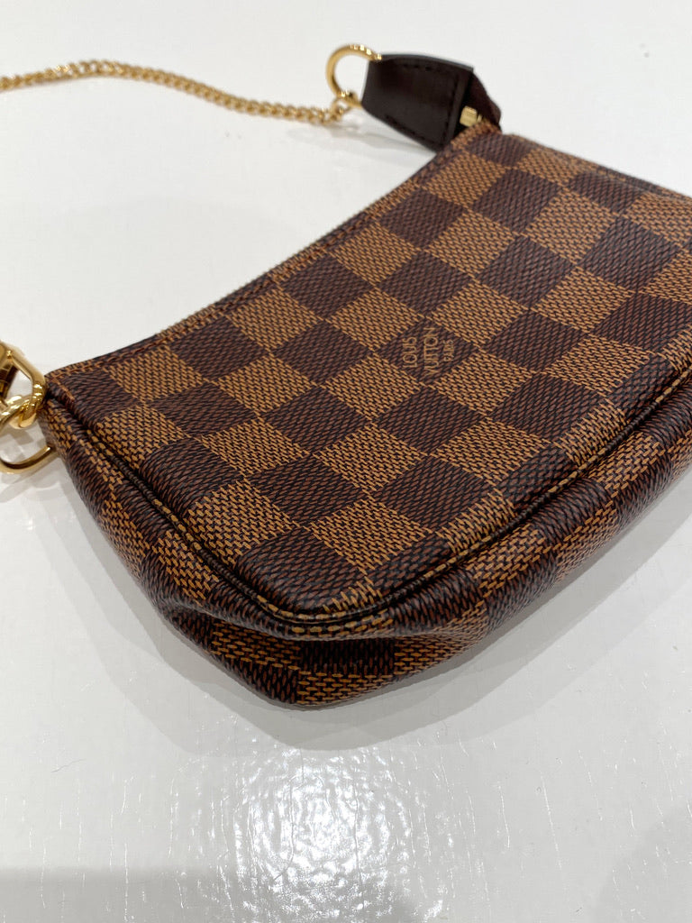 Louis Vuitton Mini Pochette Damier -  (Nypris 4.350 kr)