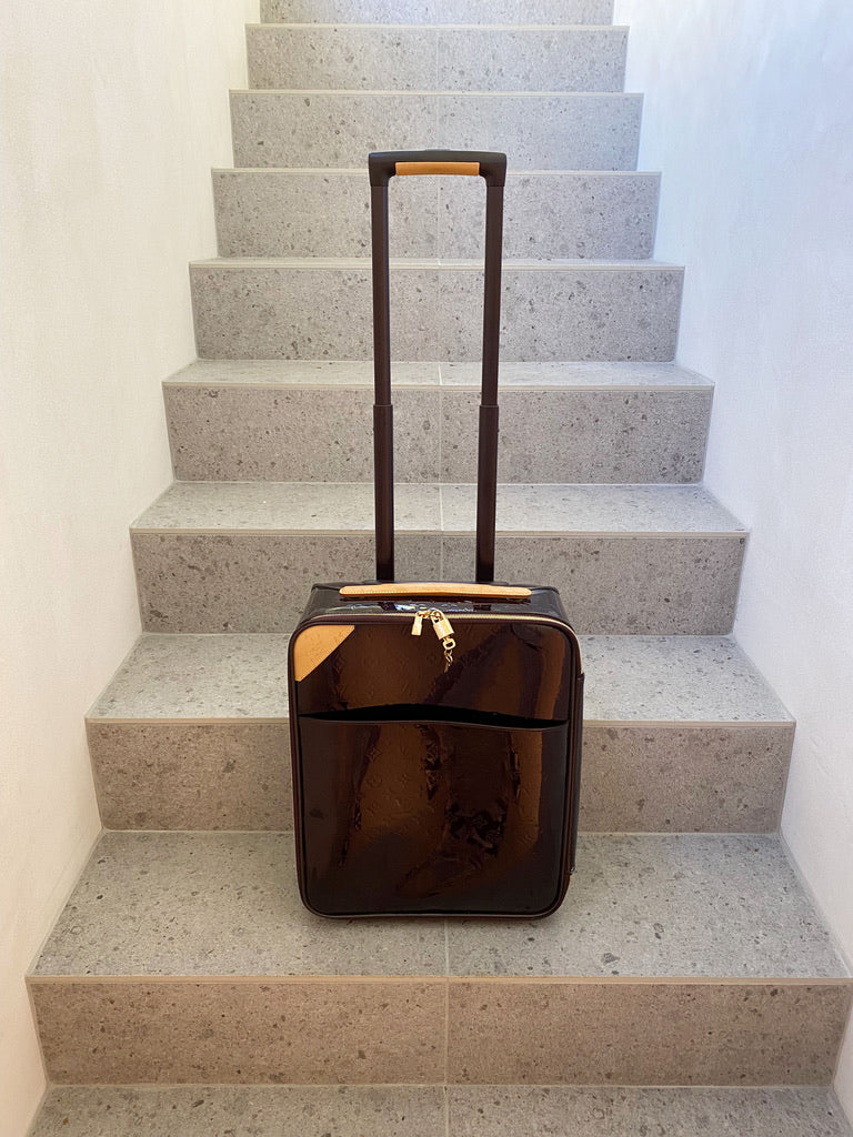 Louis Vuitton Trolley (45 cm)/Kabinekuffert  I Bordeaux Vernis- (Nypris ca 21.000 for en lignende kuffert)