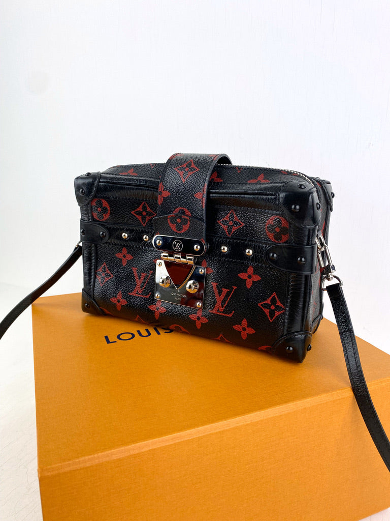 Louis Vuitton Petit Malle Soft MM Monogram Rouge - Limited Edition. (Nypris nu ca 39.000 kr)