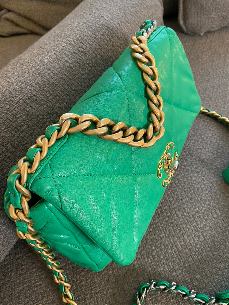 Chanel 19 Small Handbag/Crossbody Taske - Grøn - (Nypris Ca 50.850 kr)