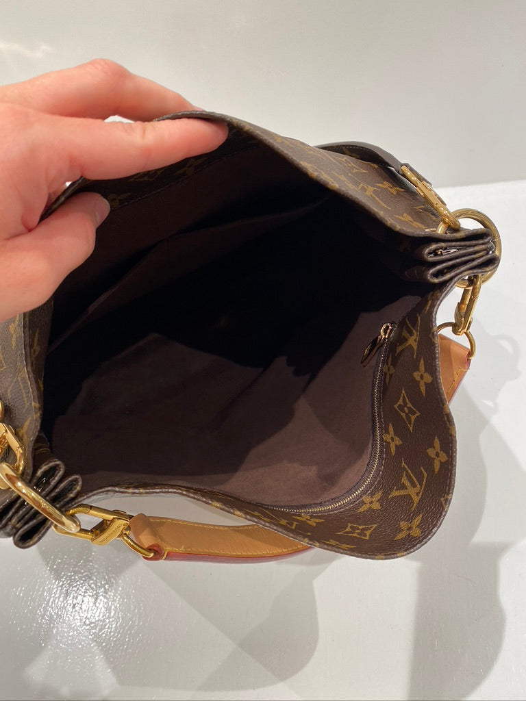 Louis Vuitton Metis Hobo Taske