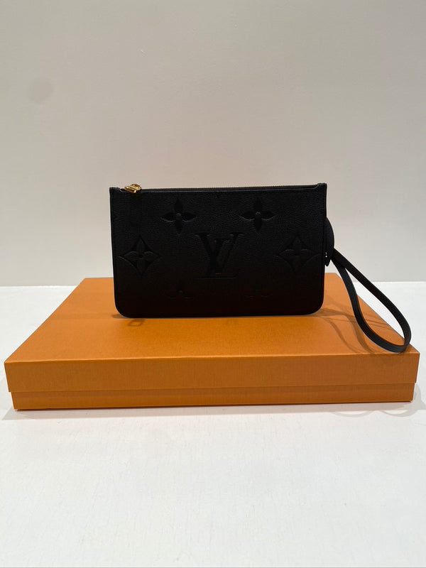 Louis Vuitton Clutch - Stort monogram. Farven er sort