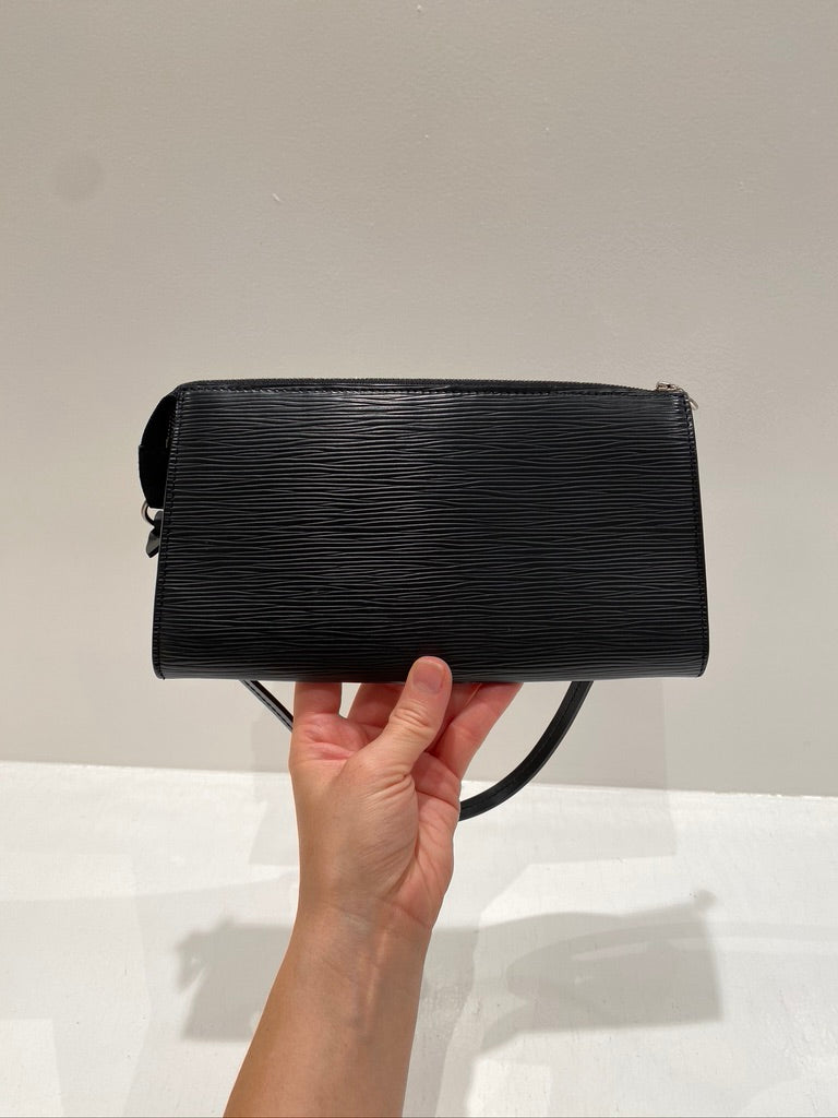 Louis Vuitton Epi Pochette Taske