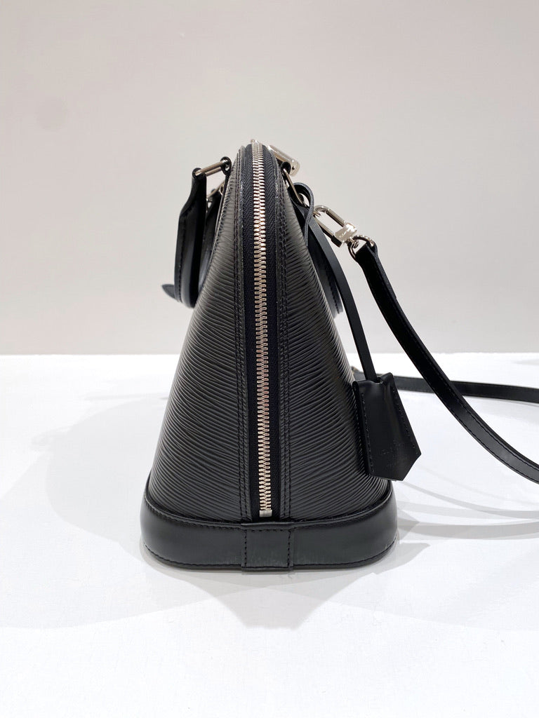 Louis Vuitton Alma Epi Noir - (Nypris ca 14.000 kr)