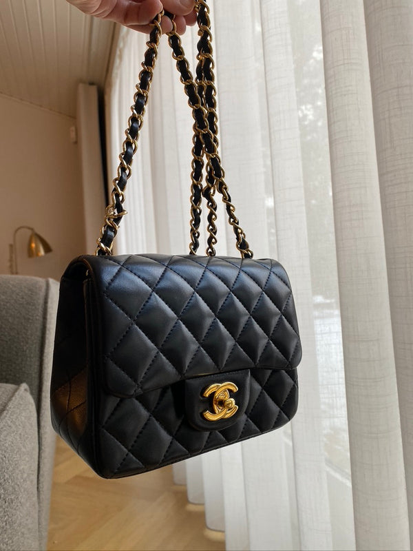 Chanel Mini - Sort med guldhardware