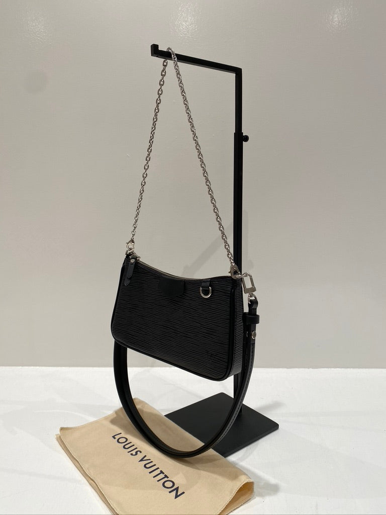 Louis Vuitton Easy Pouch On Strap Epi - (Nypris ca 11.600 kr)