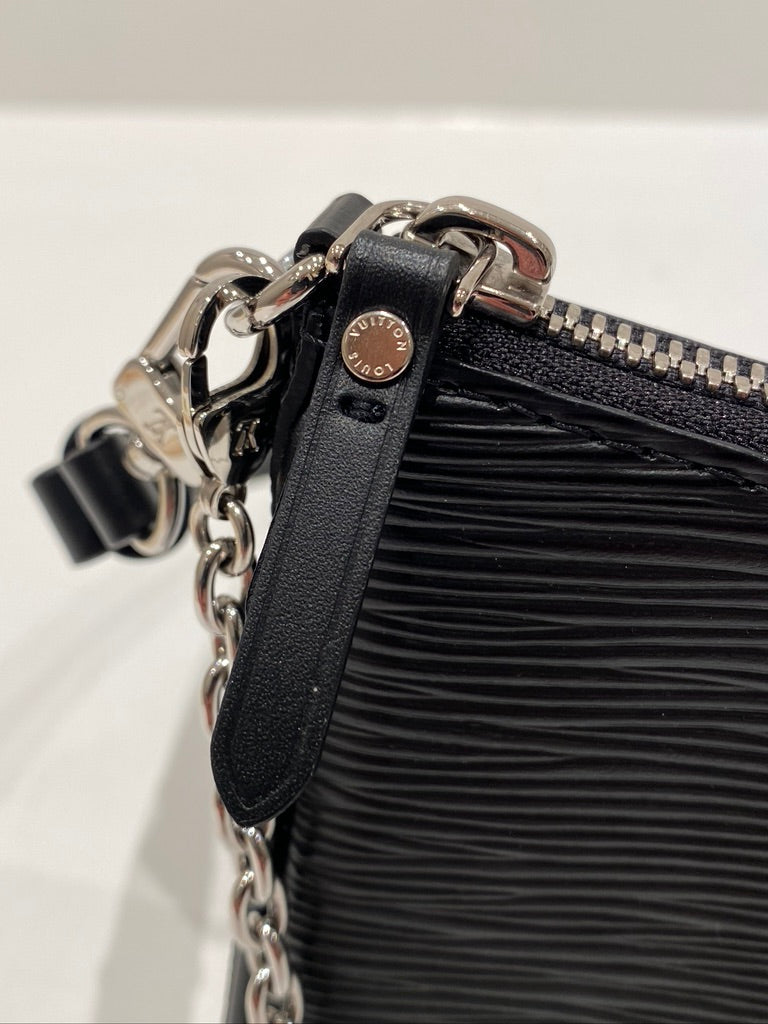 Louis Vuitton Easy Pouch On Strap Epi - (Nypris ca 11.600 kr)