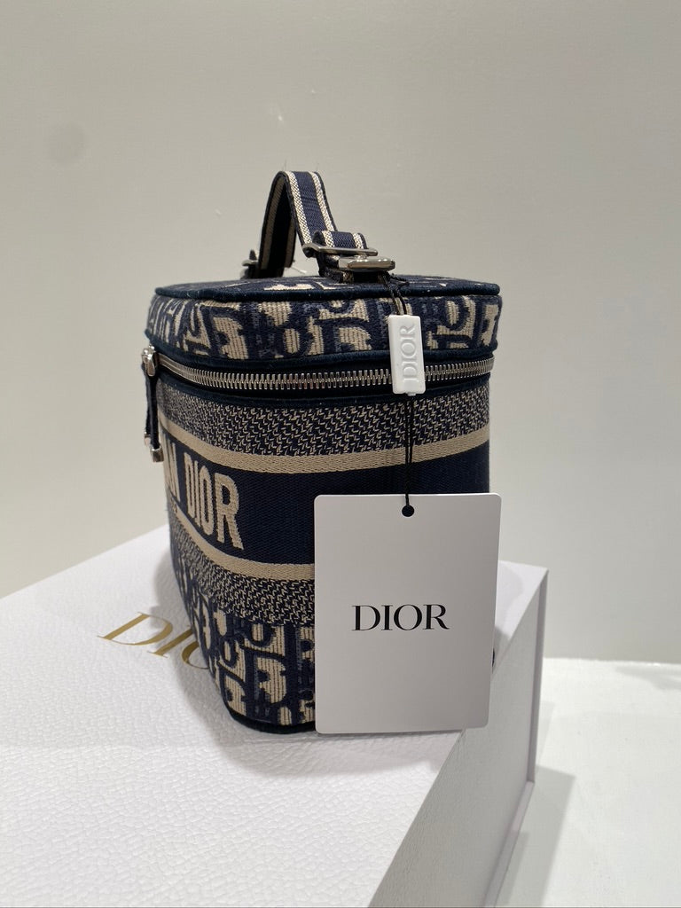 Dior Vanity Case - (Nypris 13.070 kr)