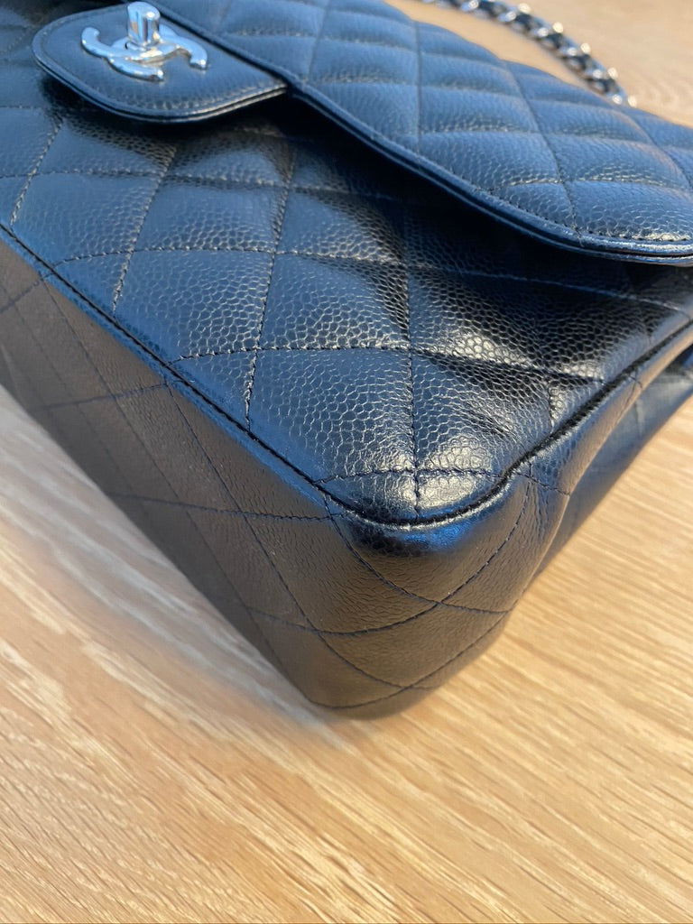 Chanel Classic Large Flap - (Nypris 86.830 kr)