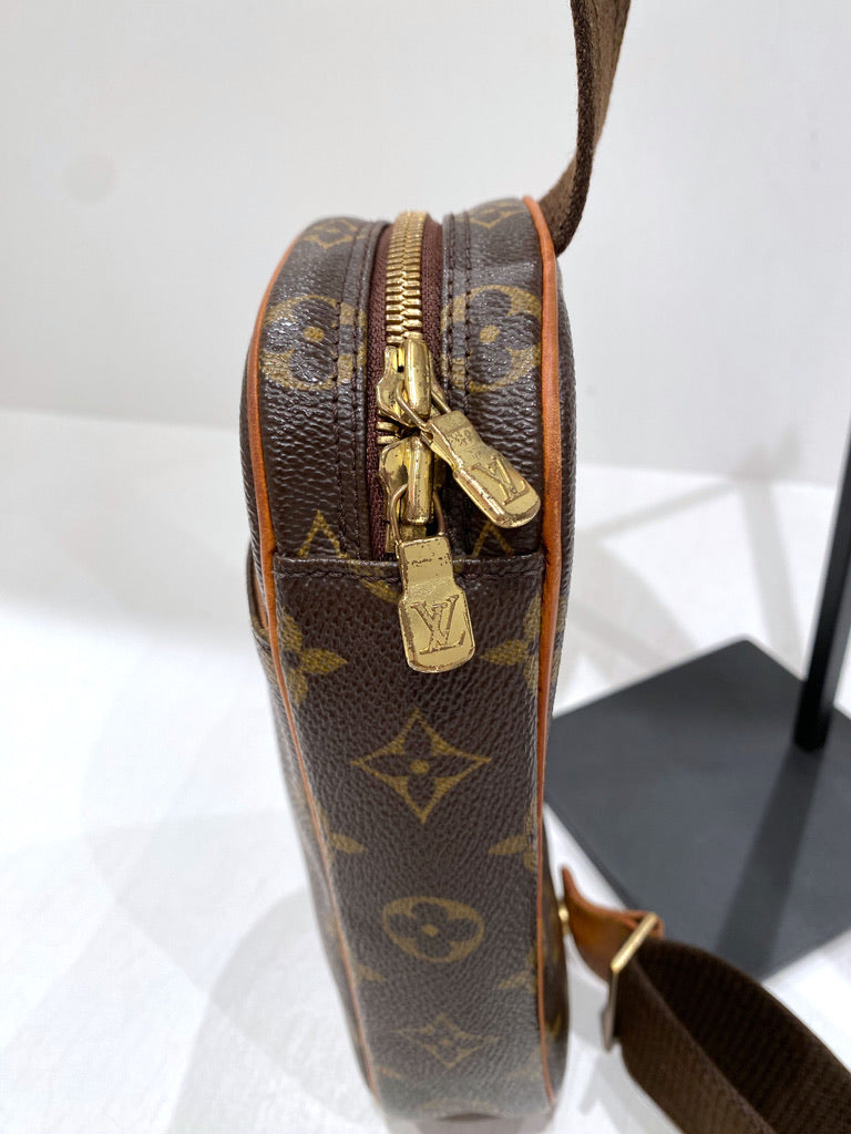 Louis Vuitton Slingbag - Monogram