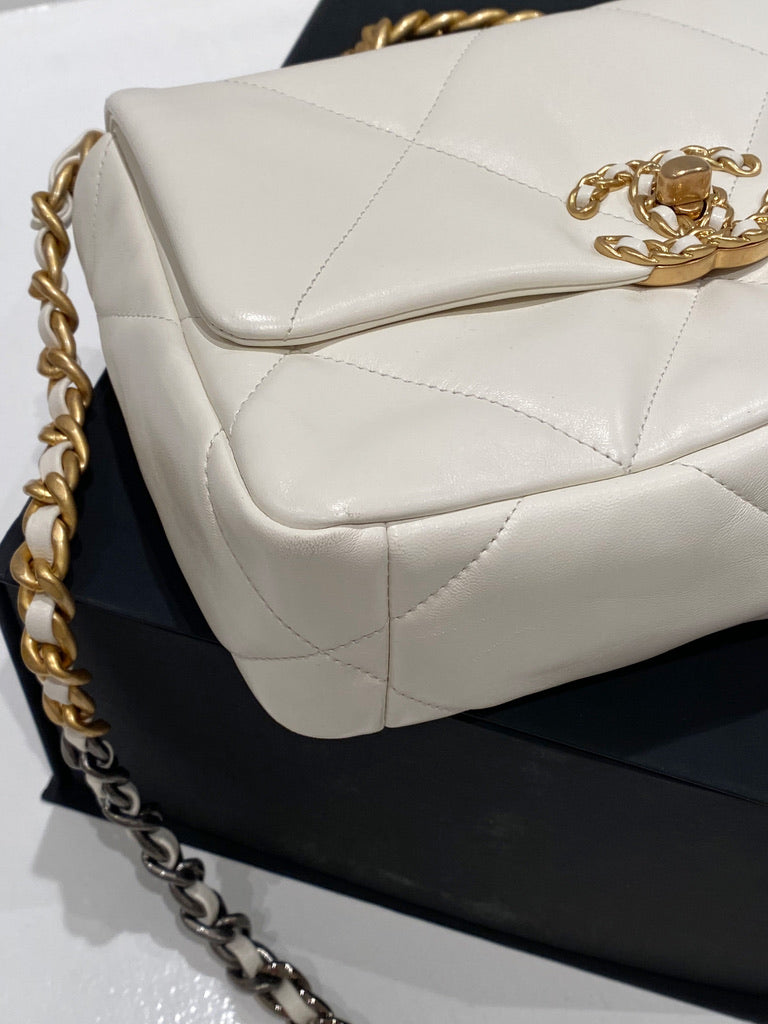 Chanel 19 Small Handbag/Crossbody  - (Nypris 50.850 kr)