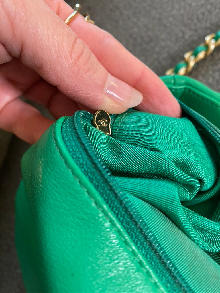 Chanel 19 Small Handbag/Crossbody Taske - Grøn - (Nypris Ca 50.850 kr)