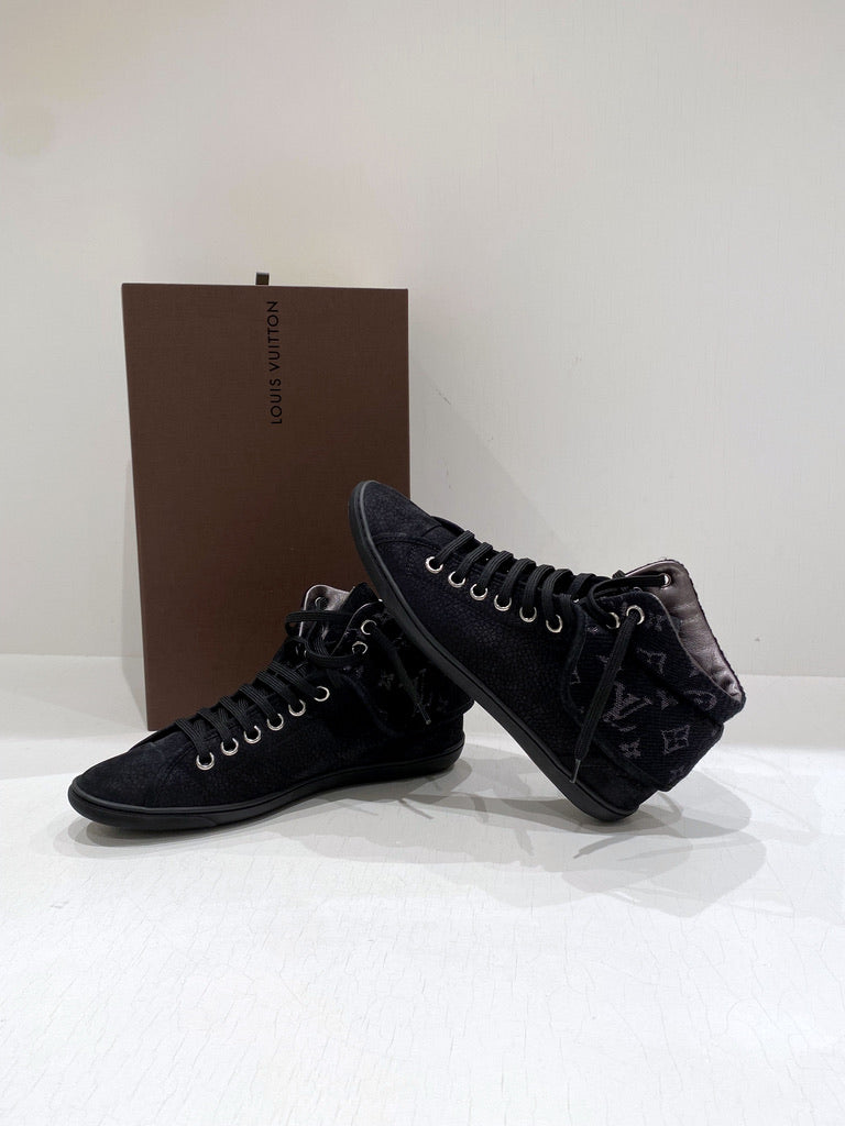 Louis Vuitton Sneakers - Str 37,5. Store i størrelsen - Passer ca str 38!