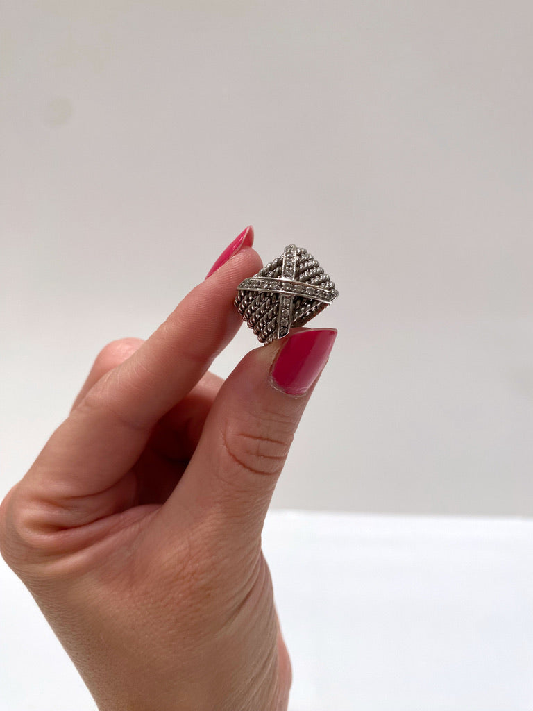 Halberstadt - Ring i 18 KARAT HVIDGULD MED DIAMANTER - (Samlet Vægt 0,25 CT. Wesselton VVS.)