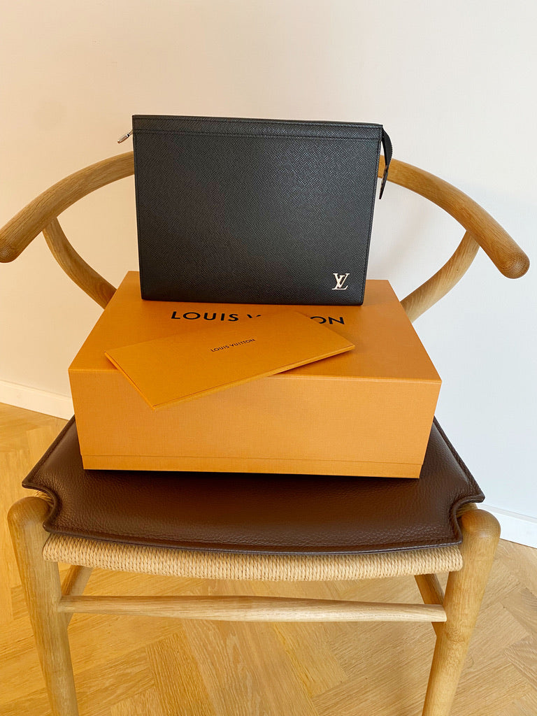 Louis Vuitton Pochette Voyage MM - Noir - (Nypris 7.050 kr)