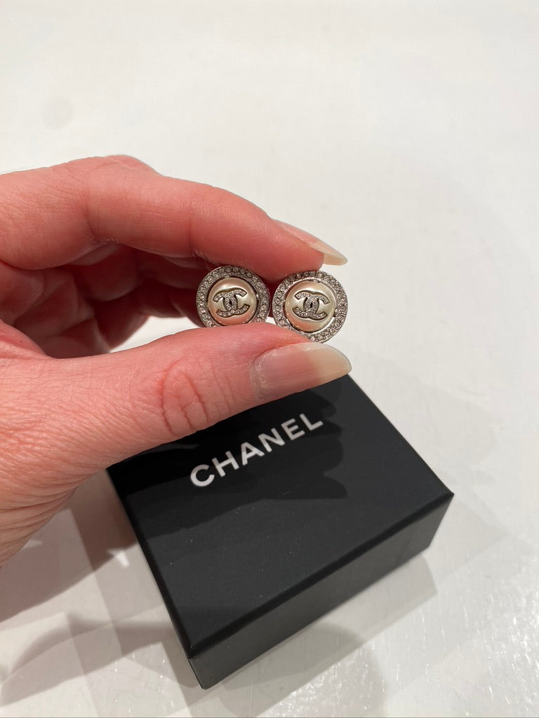 Chanel Stud/Ørestikker - (Nypris ca 5.000- 5.500 kr)