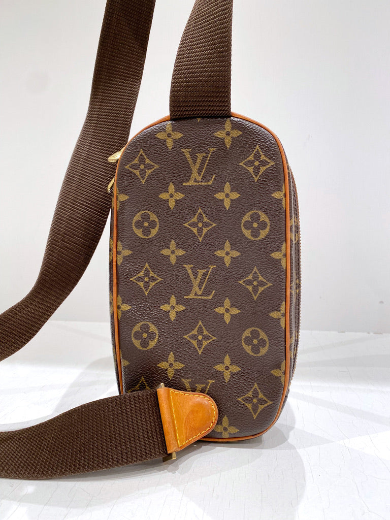 Louis Vuitton Slingbag - Monogram