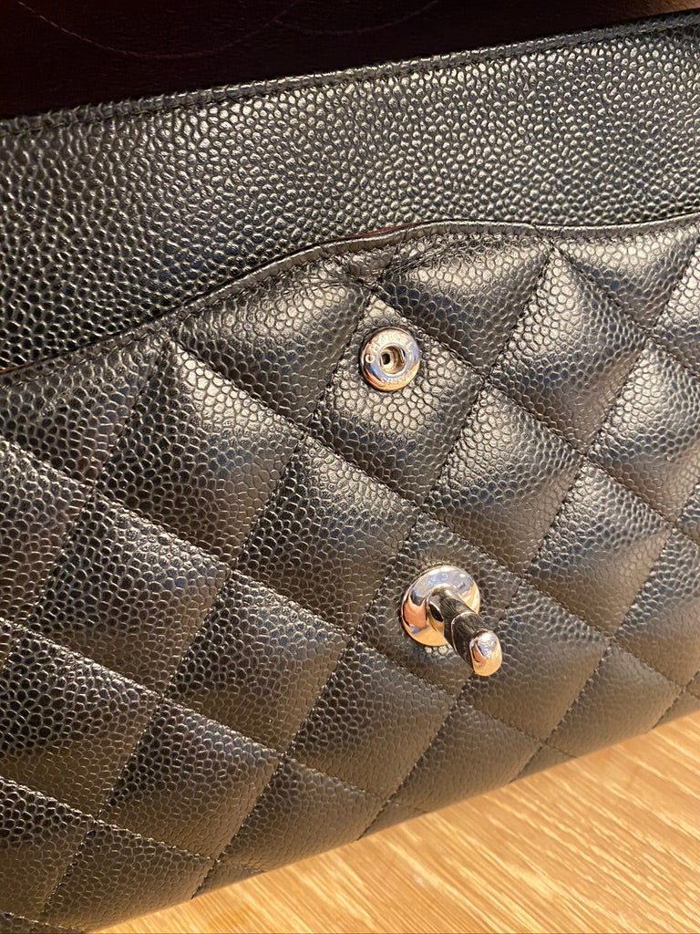 Chanel Classic Large Flap - (Nypris 86.830 kr)