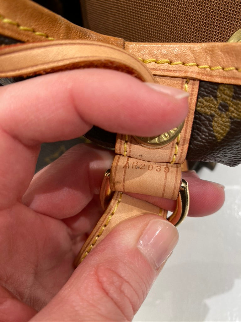 Louis Vuitton Petit Noé Skuldertaske I Monogram Canvas - (Nypris 13.200 kr)