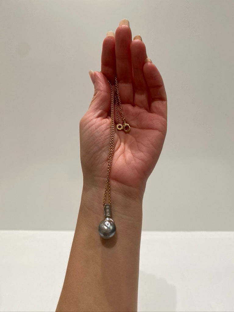 Smykkevedhæng i 14 Karat Hvidguld - Fra A. Dragsted i Store Kongensgade