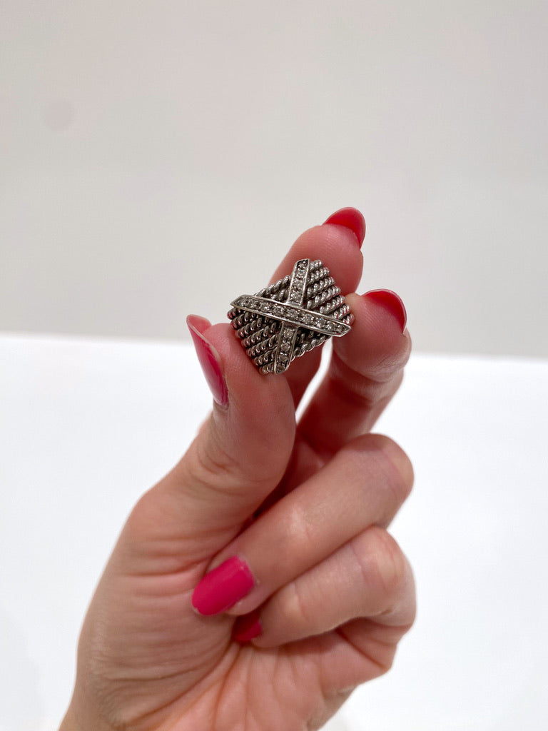 Halberstadt - Ring i 18 KARAT HVIDGULD MED DIAMANTER - (Samlet Vægt 0,25 CT. Wesselton VVS.)