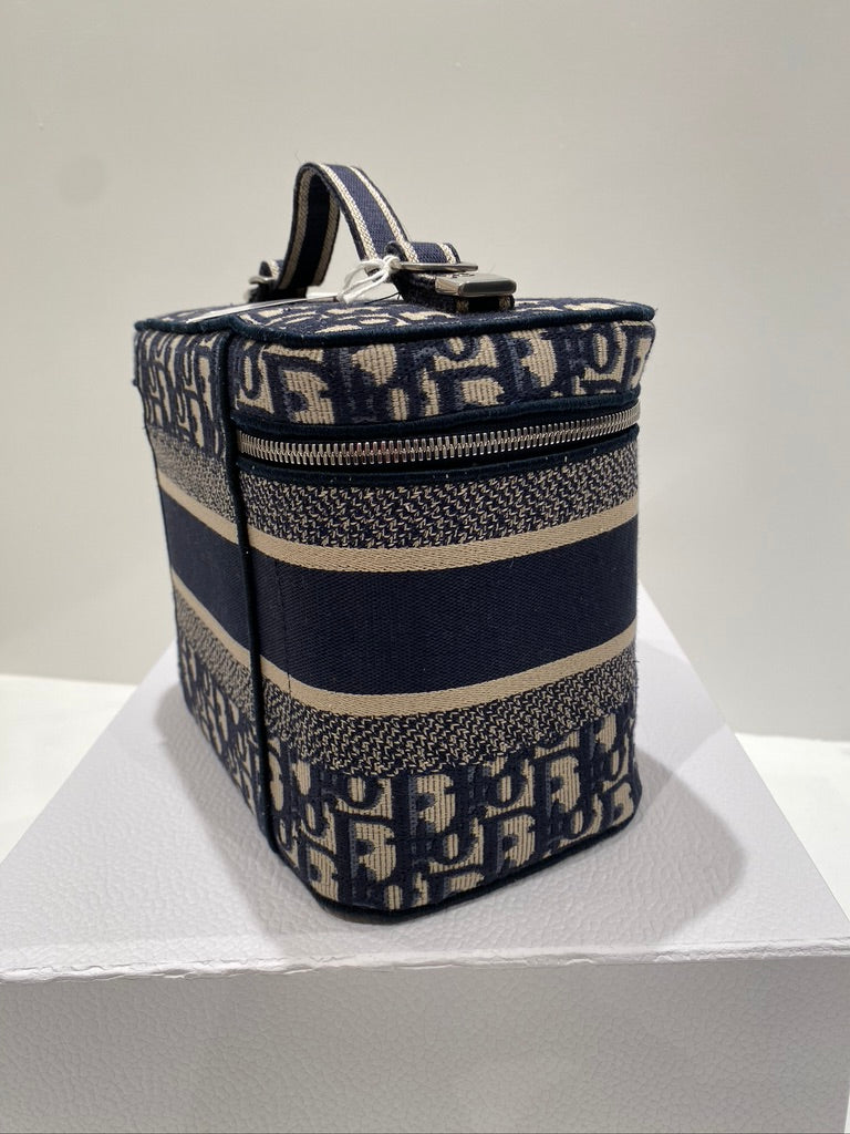 Dior Vanity Case - (Nypris 13.070 kr)