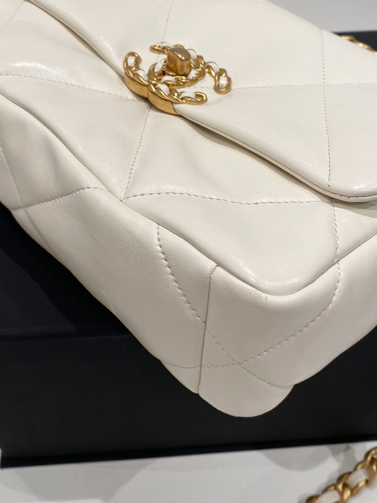 Chanel 19 Small Handbag/Crossbody  - (Nypris 50.850 kr)