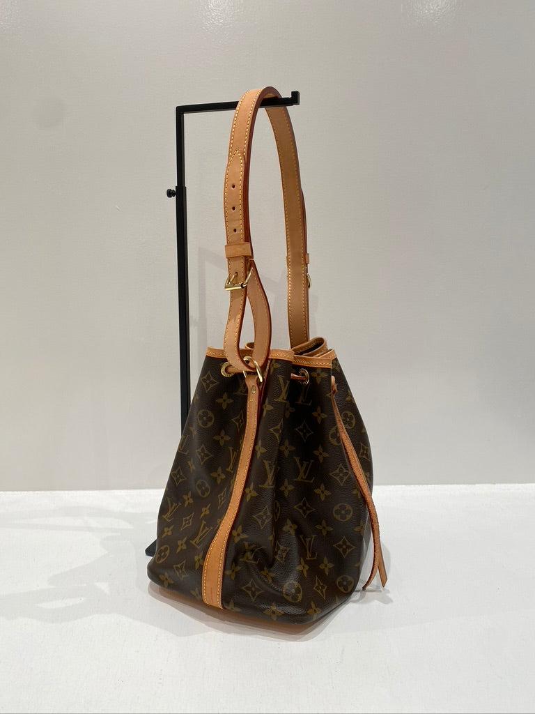Louis Vuitton Petit Noé Skuldertaske I Monogram Canvas - (Nypris 13.200 kr)