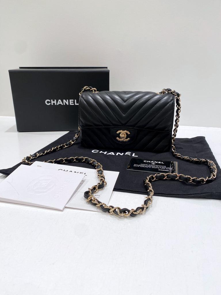 Chanel Mini Flap Bag Chaveron - Sort Med Guldhardware - (Nypris 38.730 kr