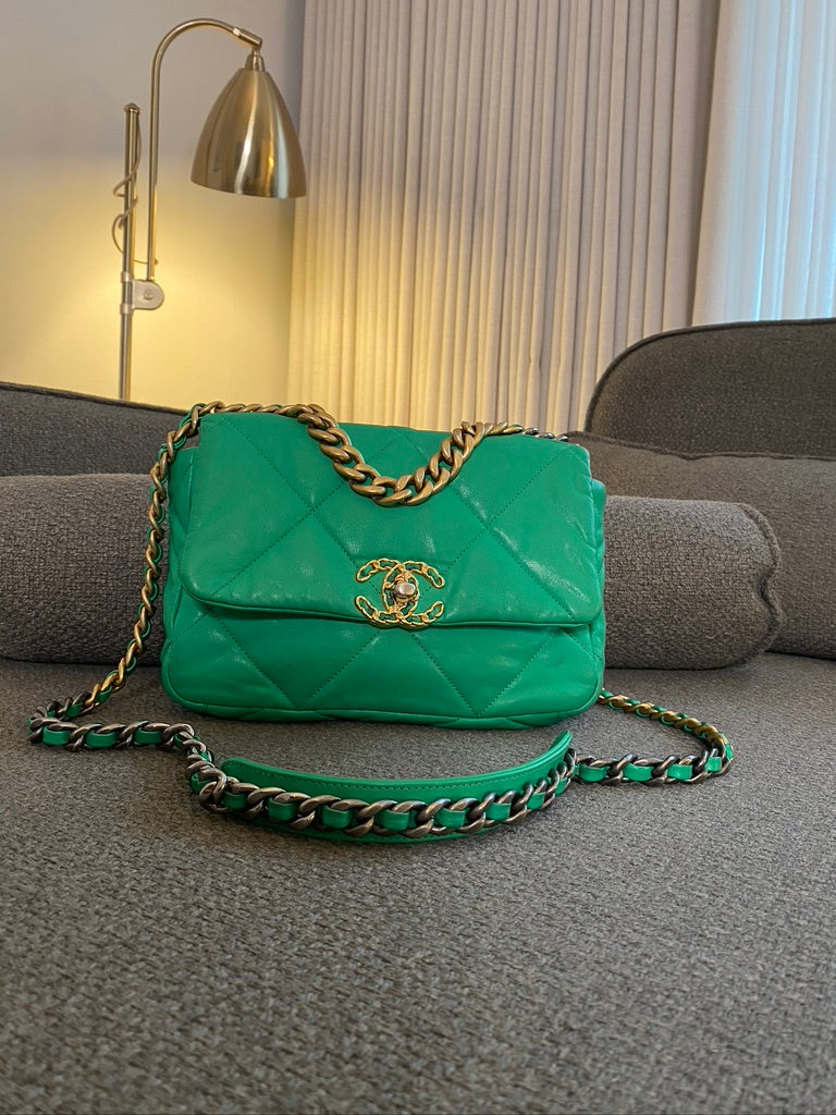 Chanel 19 Small Handbag/Crossbody Taske - Grøn - (Nypris Ca 50.850 kr)