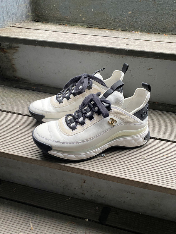 Chanel Sneakers - Str 38 Alm i størrelsen - (Nypris ca 9.240 kr)