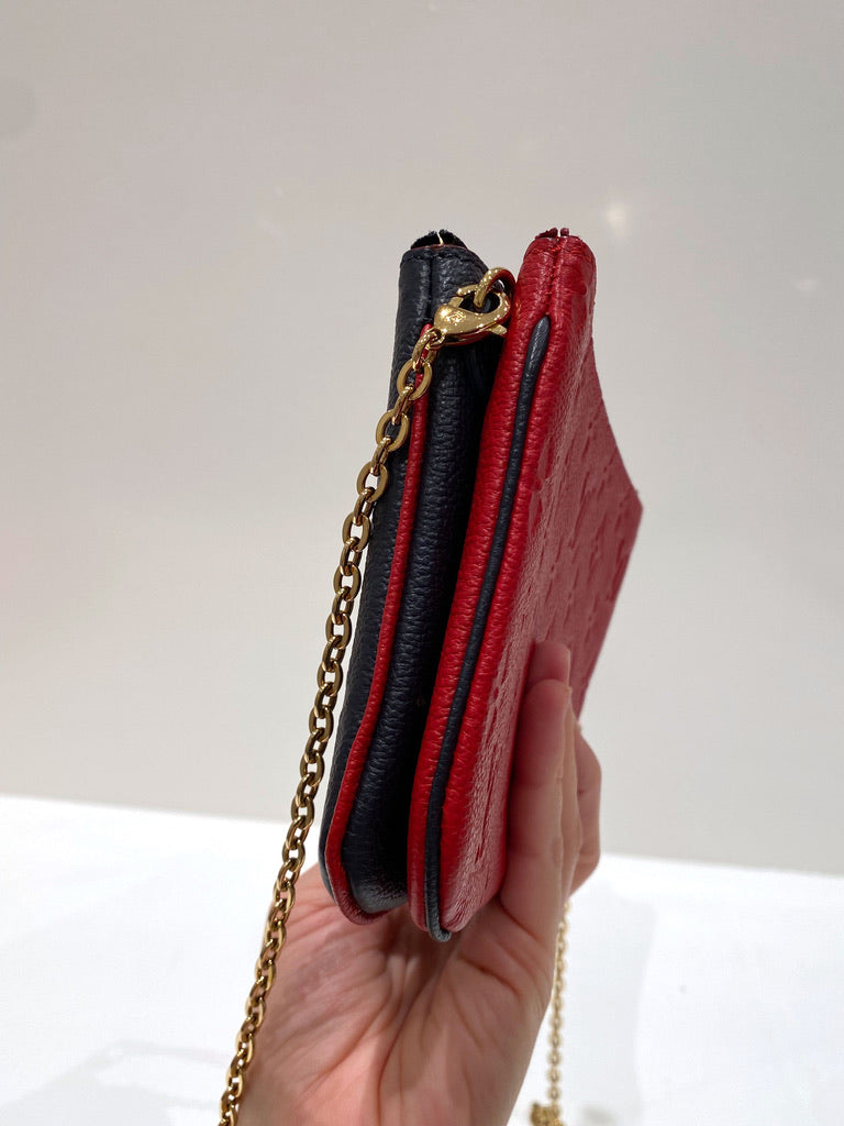 Louis Vuitton Double Zip Pochette Bag - Farve Rød & Blå - (Nypris 10.000 kr)