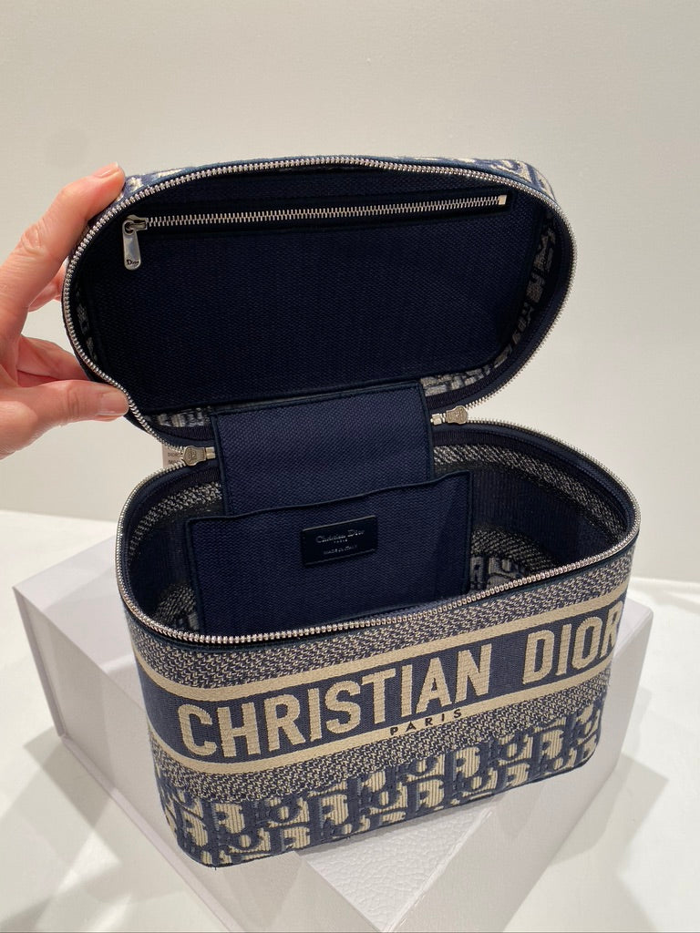 Dior Vanity Case - (Nypris 13.070 kr)