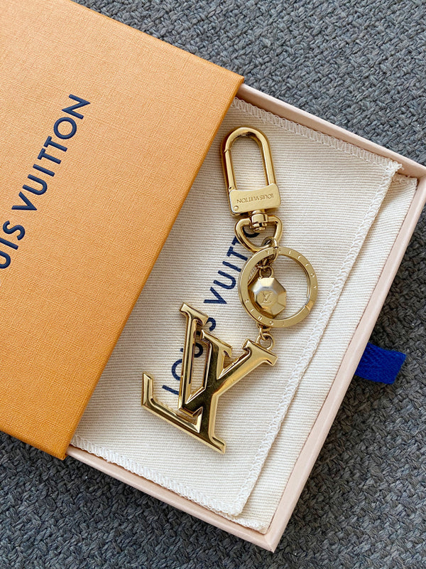 Louis Vuitton Initiales Key Holder/Taskesmykke - (Nypris ca 1.800 kr)