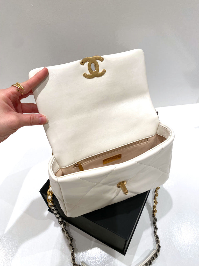 Chanel 19 Small Handbag/Crossbody  - (Nypris 50.850 kr)