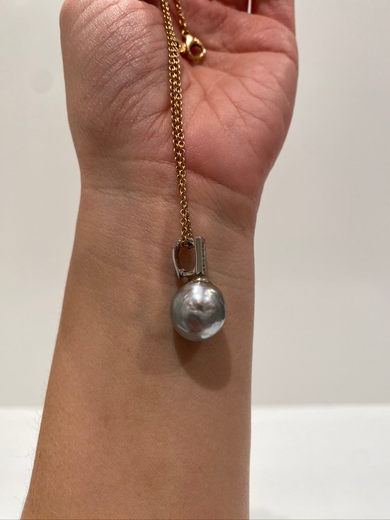 Smykkevedhæng i 14 Karat Hvidguld - Fra A. Dragsted i Store Kongensgade