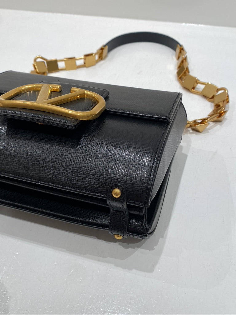 Valentino Garavani Stud Sign V LOGO Taske - (Nypris ca 18.700 kr/2.500 Euro - Kvittering medfølger!)