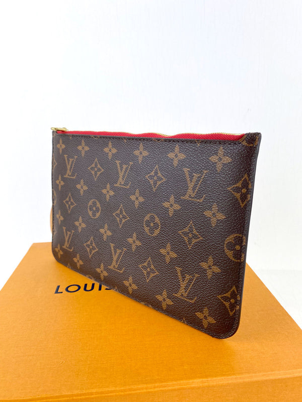 Louis Vuitton Clutch - Monogram