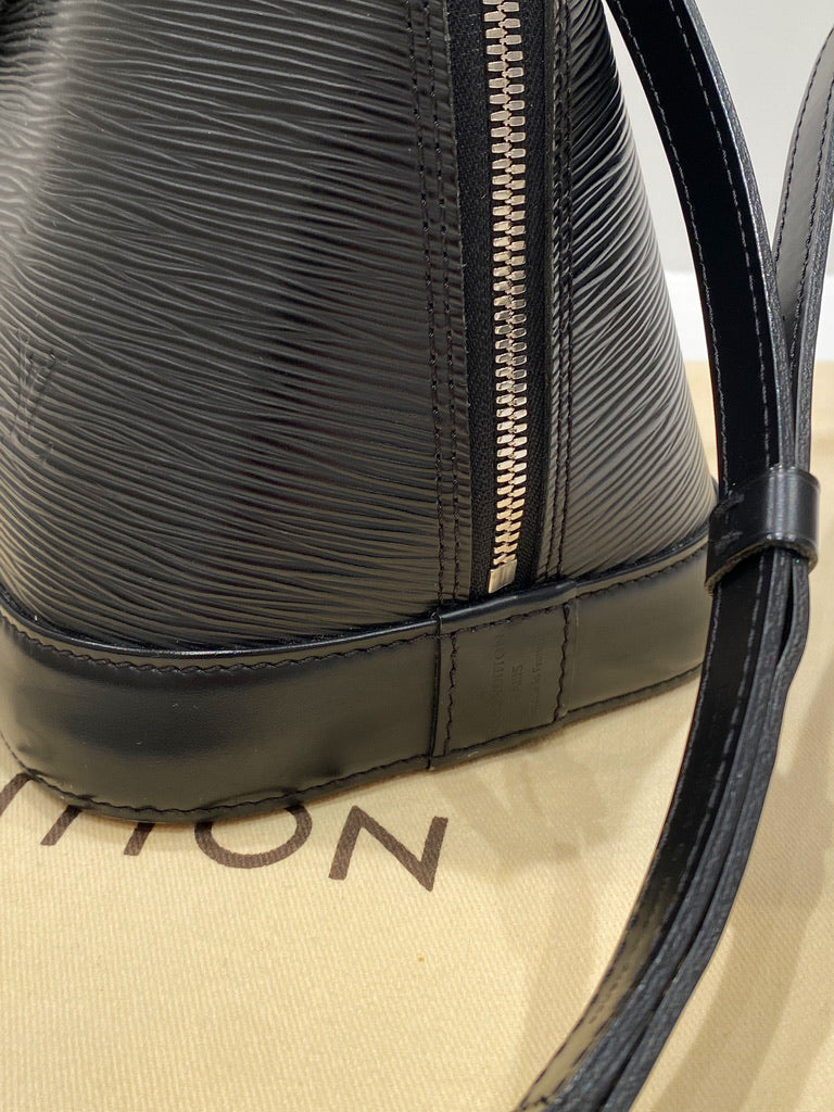 Louis Vuitton Alma Epi Noir - (Nypris ca 14.000 kr)