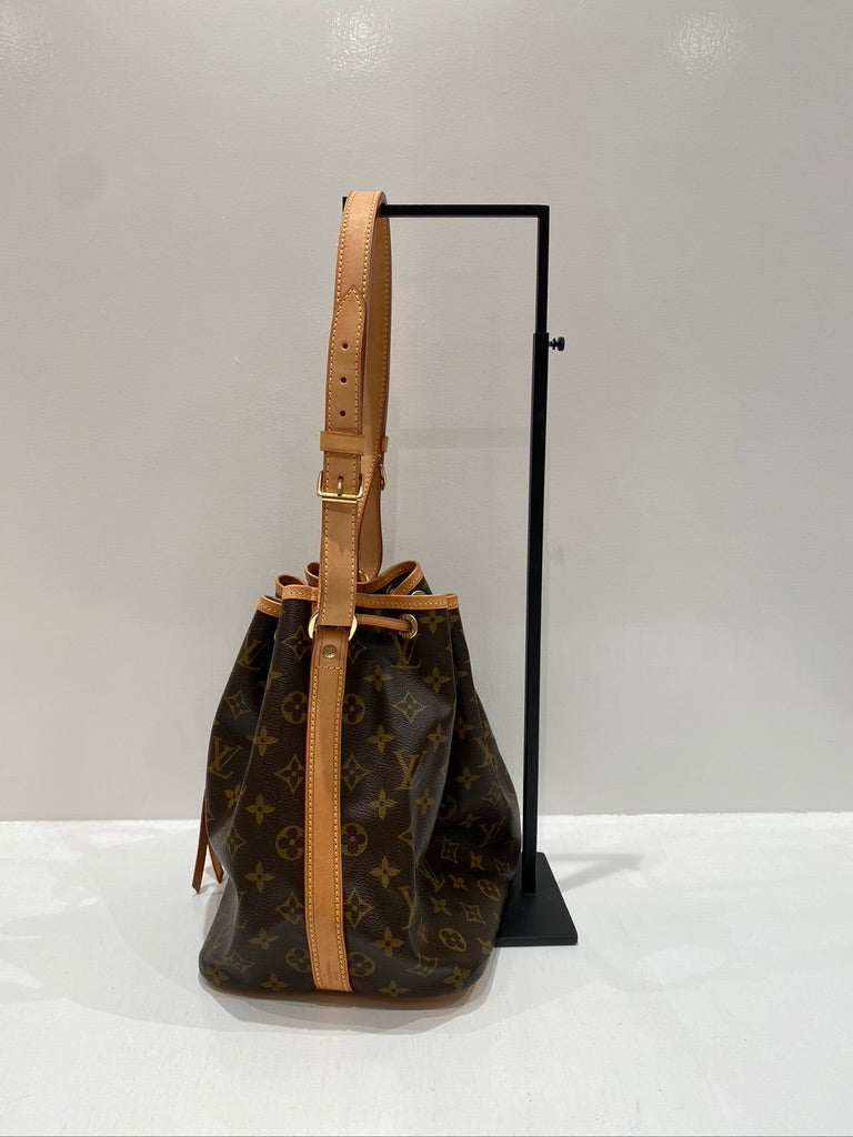 Louis Vuitton Petit Noé Skuldertaske I Monogram Canvas - (Nypris 13.200 kr)