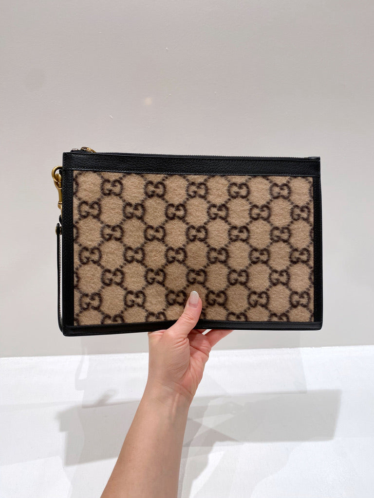 Gucci Clutch Monogram