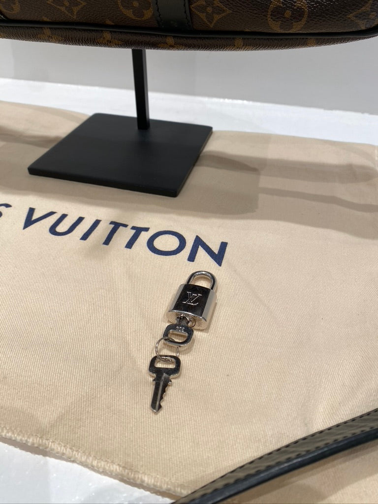 Louis Vuitton Monogram Porte-Documents/ Klassisk Arbejdstaske - (Nypris ca 17.600 kr)