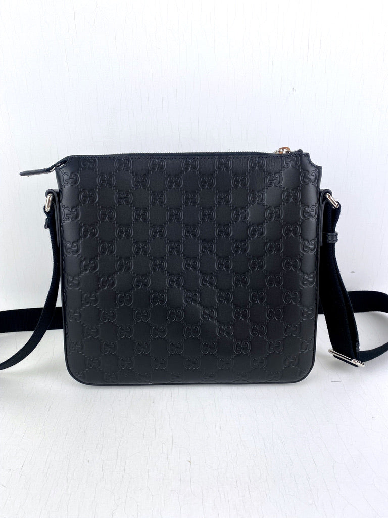 Gucci Signature Messenger Bag - (Nypris Ca 6.926 kr/930 Euro)