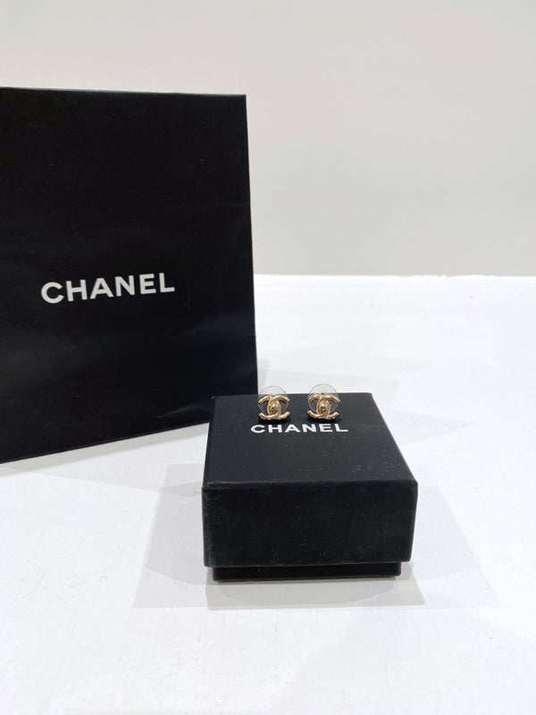 Chanel Ørestikker - Guldfarvet