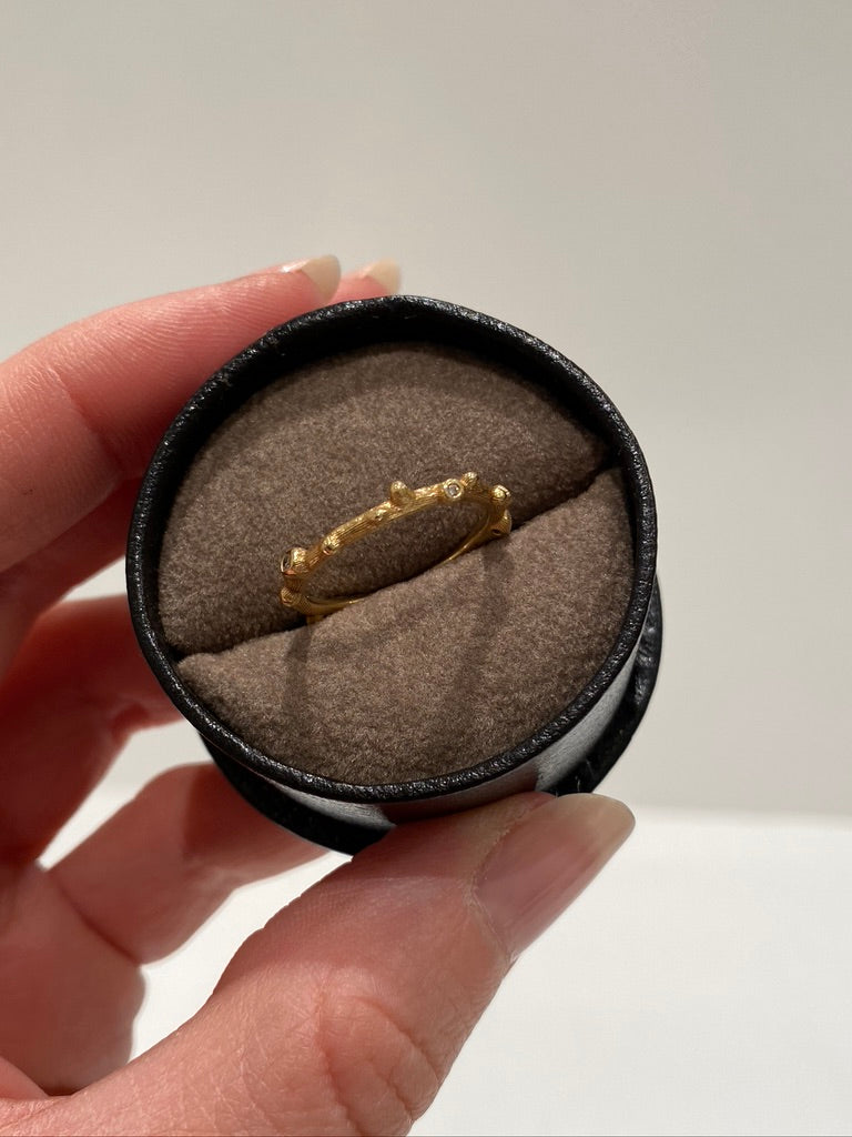 Ole Lynggaard Nature Ring - 18 Karat Guld Med Diamanter - (Nypris 14.900 kr)