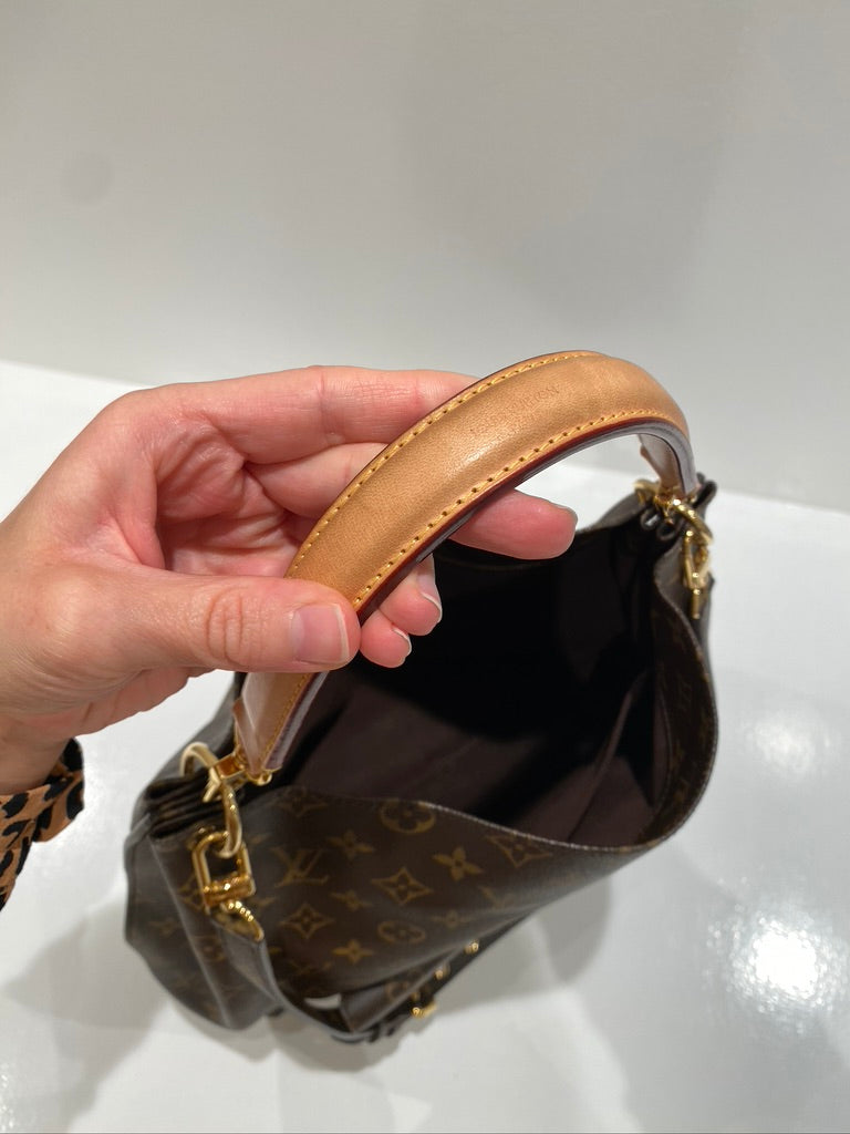 Louis Vuitton Metis Hobo Taske