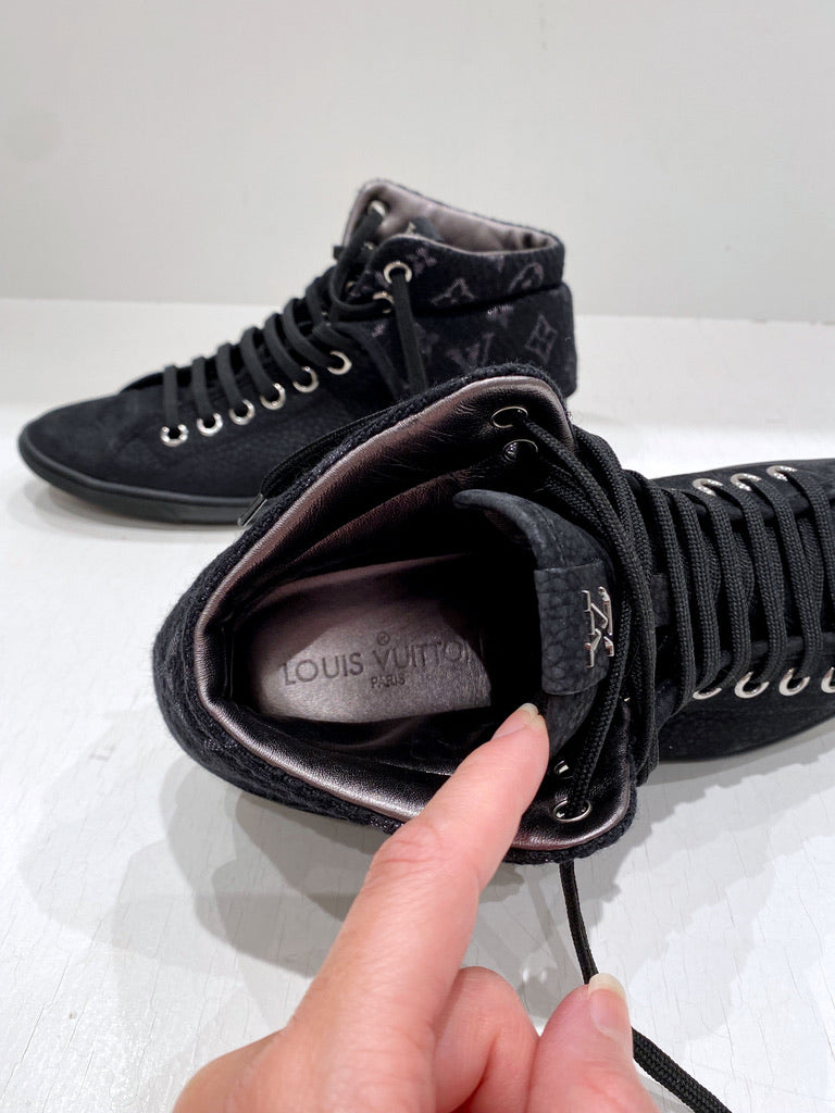 Louis Vuitton Sneakers - Str 37,5. Store i størrelsen - Passer ca str 38!