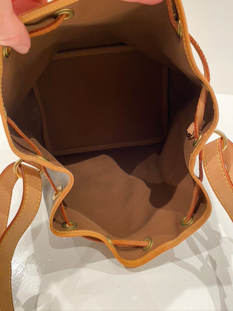 Louis Vuitton Petit Noé Skuldertaske I Monogram Canvas - (Nypris 13.200 kr)